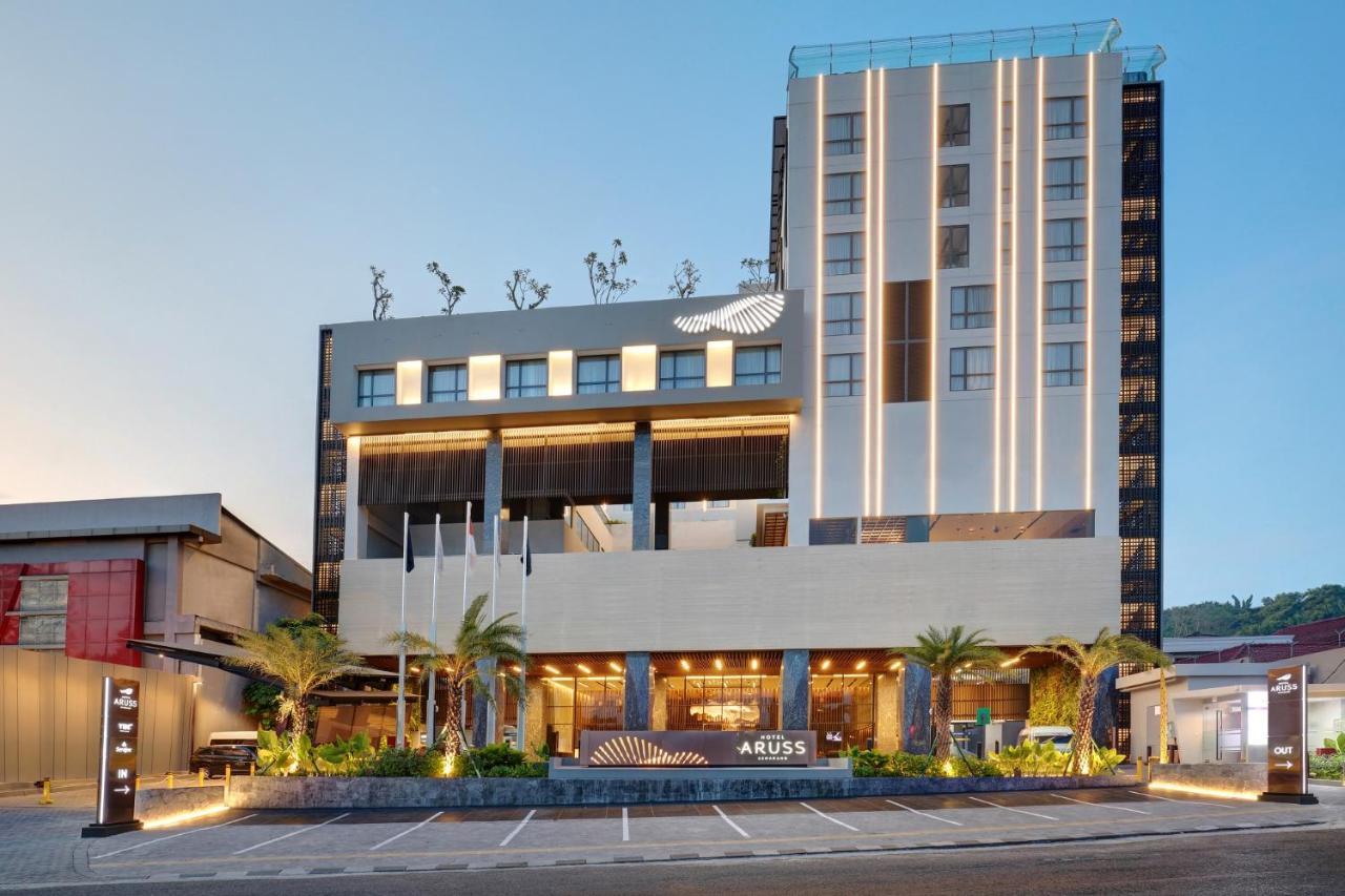 Hotel Aruss Semarang Exteriör bild