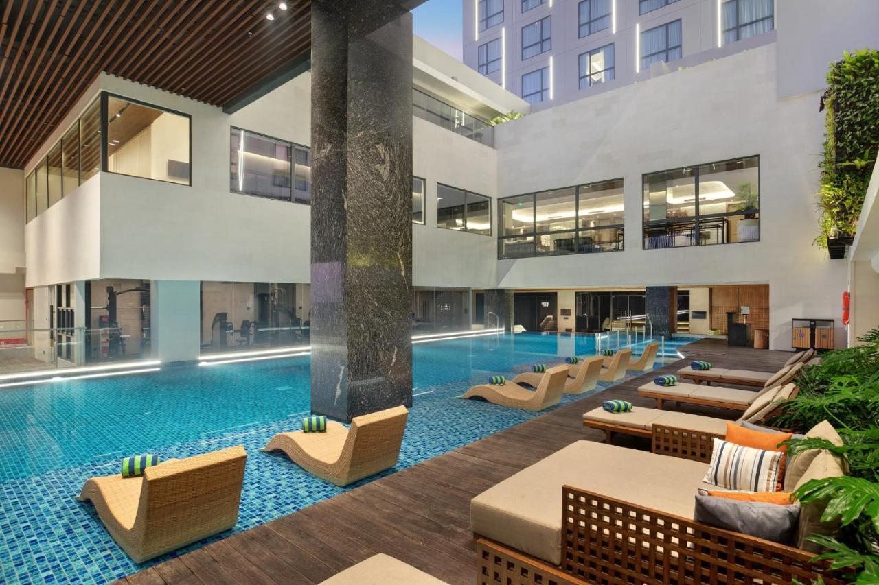 Hotel Aruss Semarang Exteriör bild